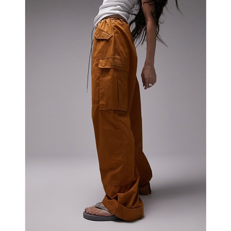Topshop - Pantaloni cargo oversize arancioni stile paracadutista con finiture a contrasto-Arancione