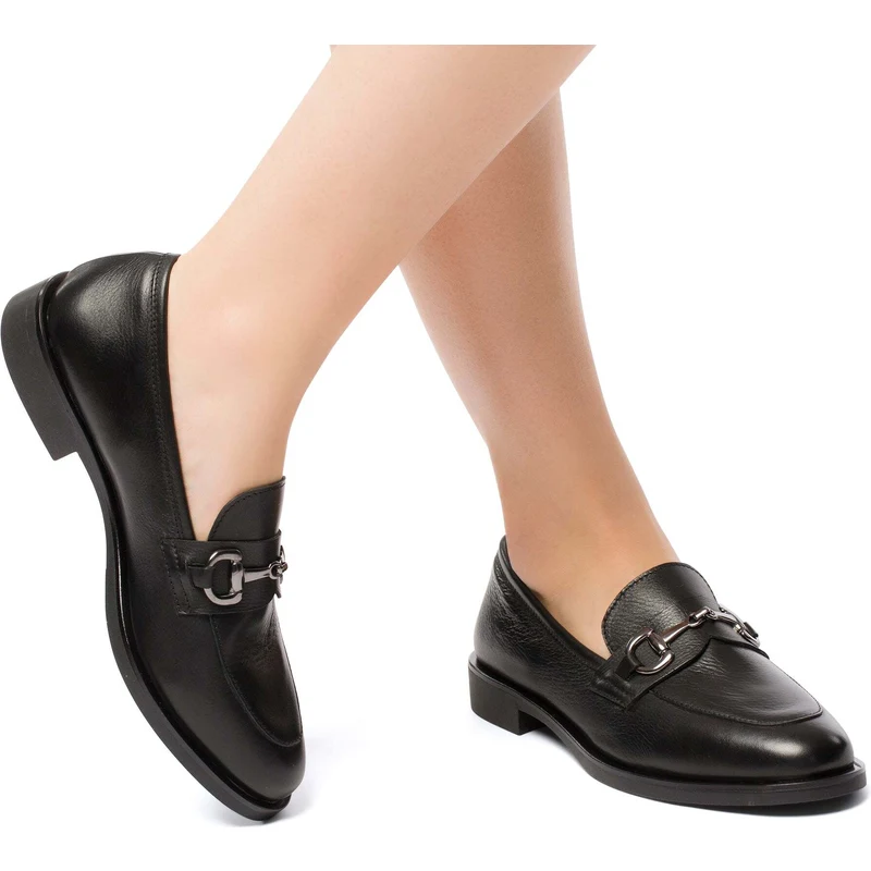 Mocassini eleganti neri in pelle da donna P Essentials