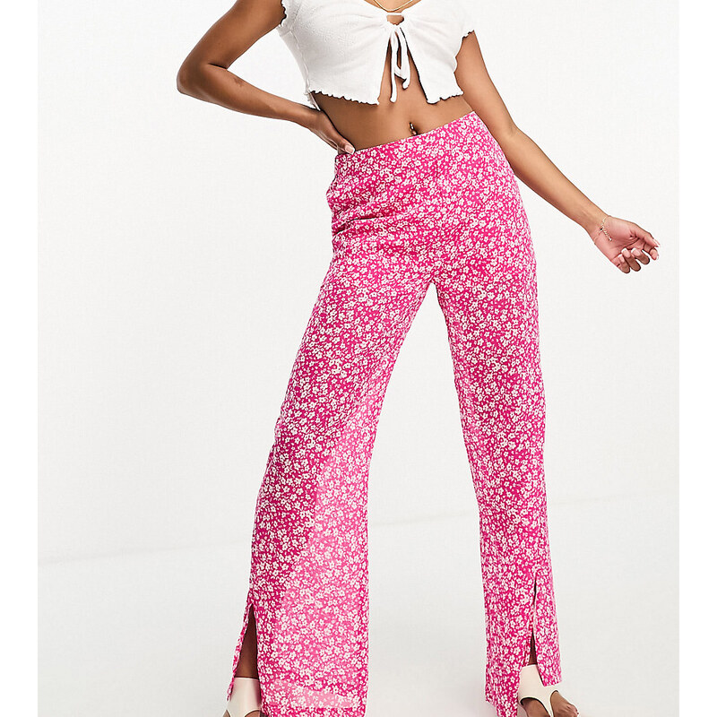Influence Petite - Pantaloni a fondo ampio rosa a fiori-Rosso