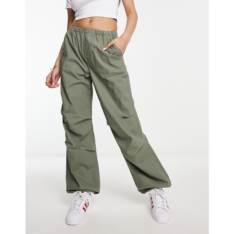 New Look - Pantaloni parachute kaki chiaro-Verde