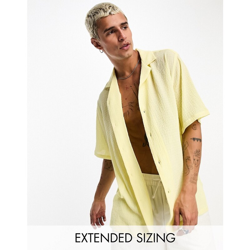 ASOS DESIGN - Camicia comoda leggera testurizzata con rever pronunciato color giallo pallido