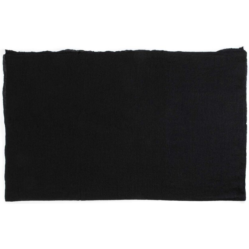 Uma pashmina nera in lana e cashmere