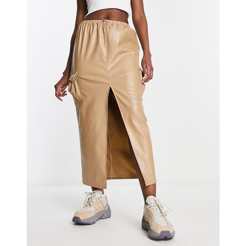 Missguided - Vestito In Pelle Sintetica Con Cintura Con Dettaglio Con Bustino Color Pesca
