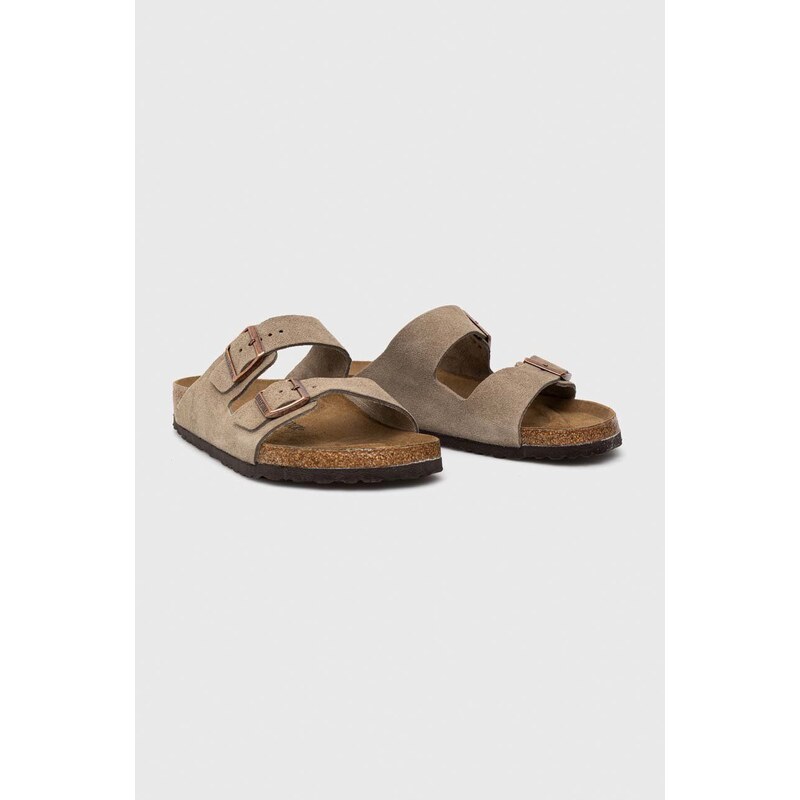 Birkenstock ciabatte slide in camoscio Arizona uomo colore beige 51461