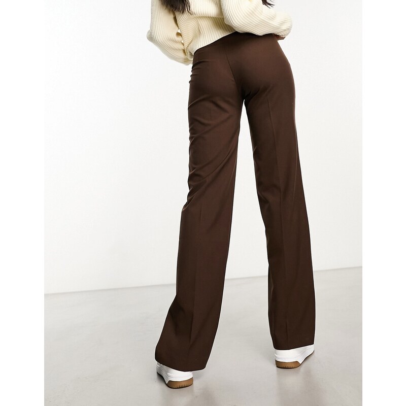 Pull&Bear - Pantaloni sartoriali dritti a vita alta marrone cioccolato con cuciture sul davanti