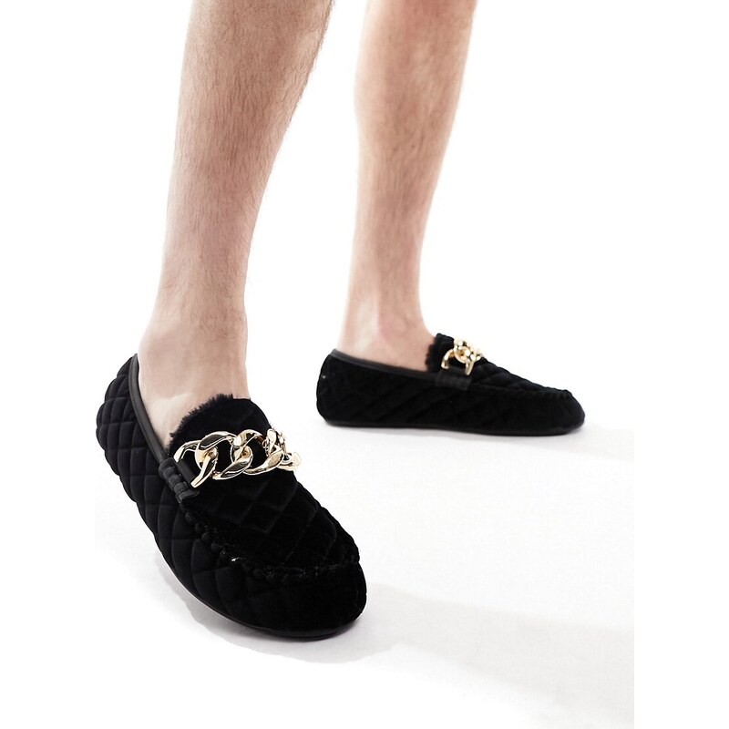 ASOS DESIGN - Pantofole stile mocassino in velluto nero trapuntato con dettagli metallici dorati