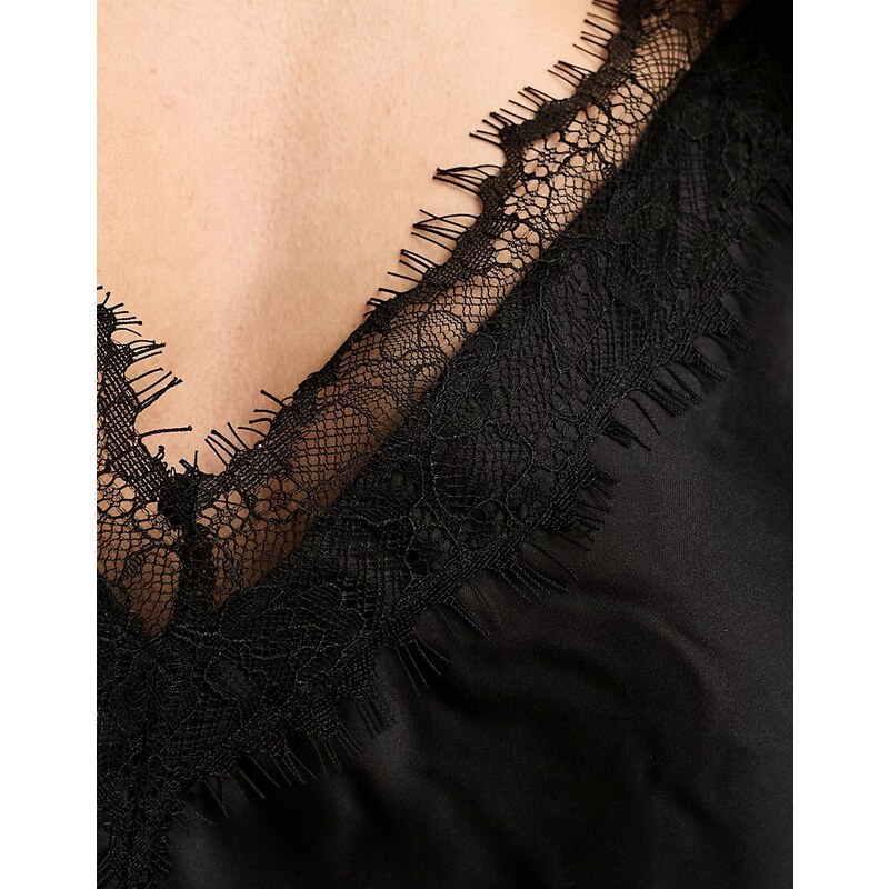 Ann Summers - Cerise - Completo in raso nero con finiture in pizzo composto da canottiera e pantaloni