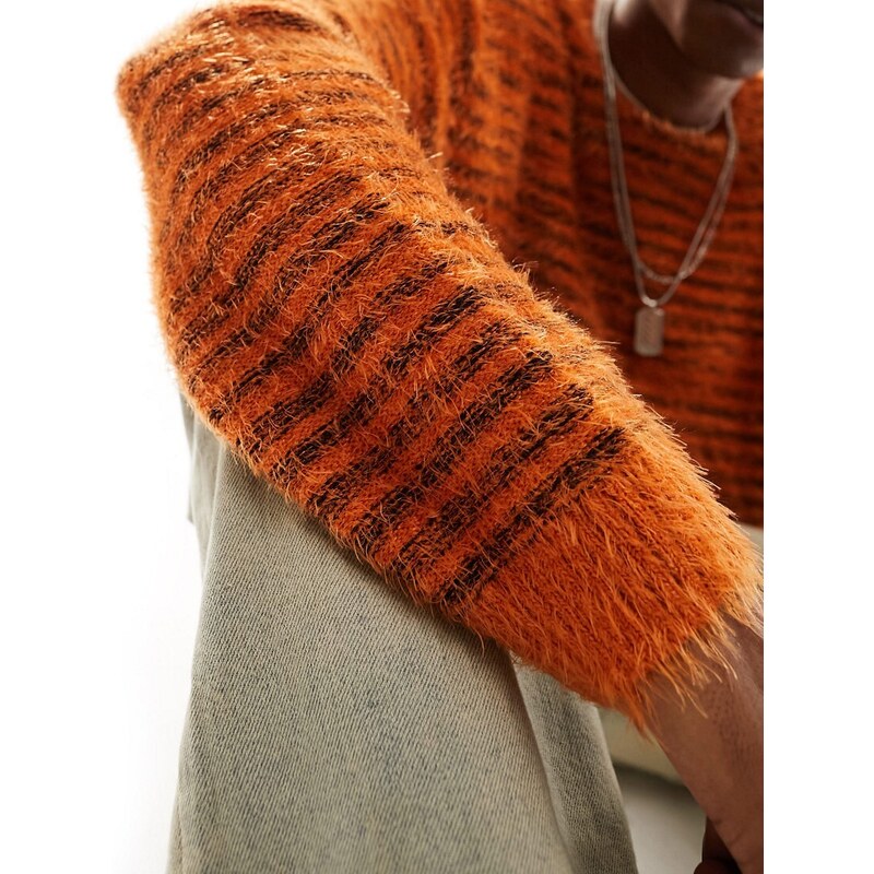 ASOS DESIGN - Maglione oversize color ruggine in maglia effetto piuma-Arancione