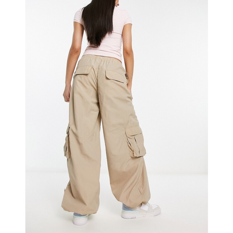 Urban Classics - Pantaloni cargo beige stile paracadutista in nylon-Neutro