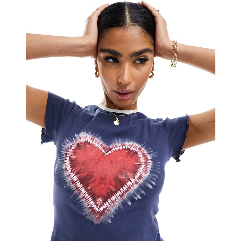 Miss Selfridge - Heritage - T-shirt indaco con stampa di cuore sul davanti-Blu