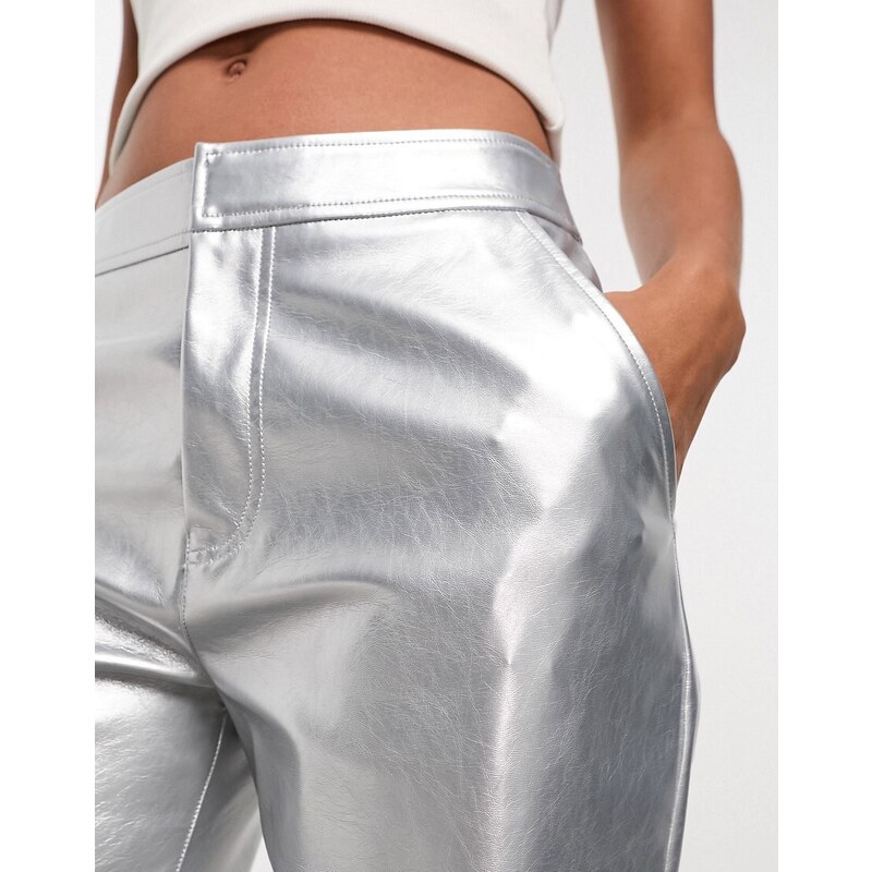 ASOS DESIGN - Pantaloni dritti in pelle sintetica colore metallizzato-Argento
