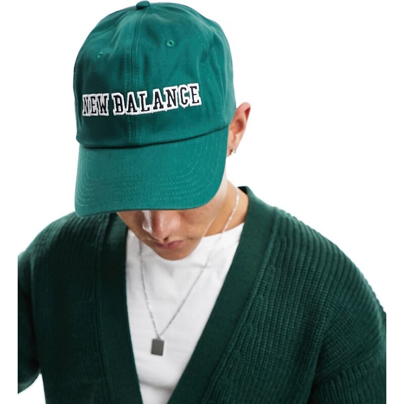New Balance - Cappellino verde con logo stile college