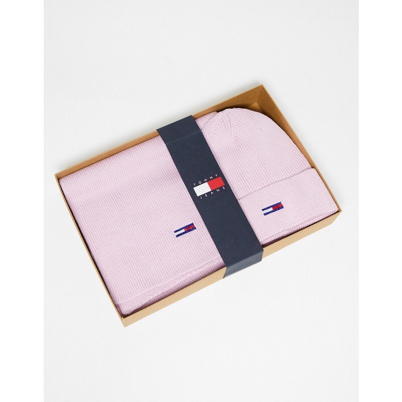 Tommy Jeans - Set rosa con berretto e sciarpa con logo della bandiera