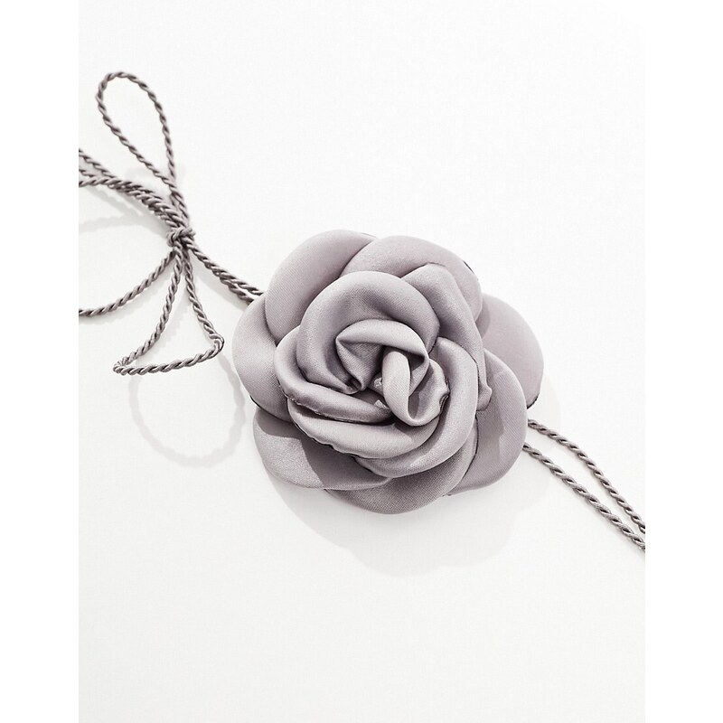 Reclaimed Vintage - Collana grigio argento con fiore