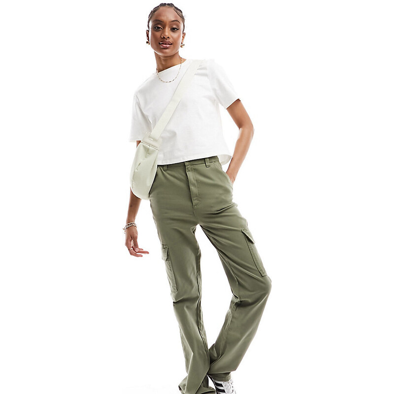 ASOS Tall ASOS DESIGN Tall - Pantaloni cargo slim color kaki con tasche-Verde