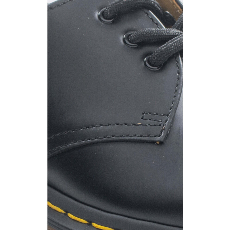 DR. MARTENS Strignata donna nera in pelle STRINGATA
