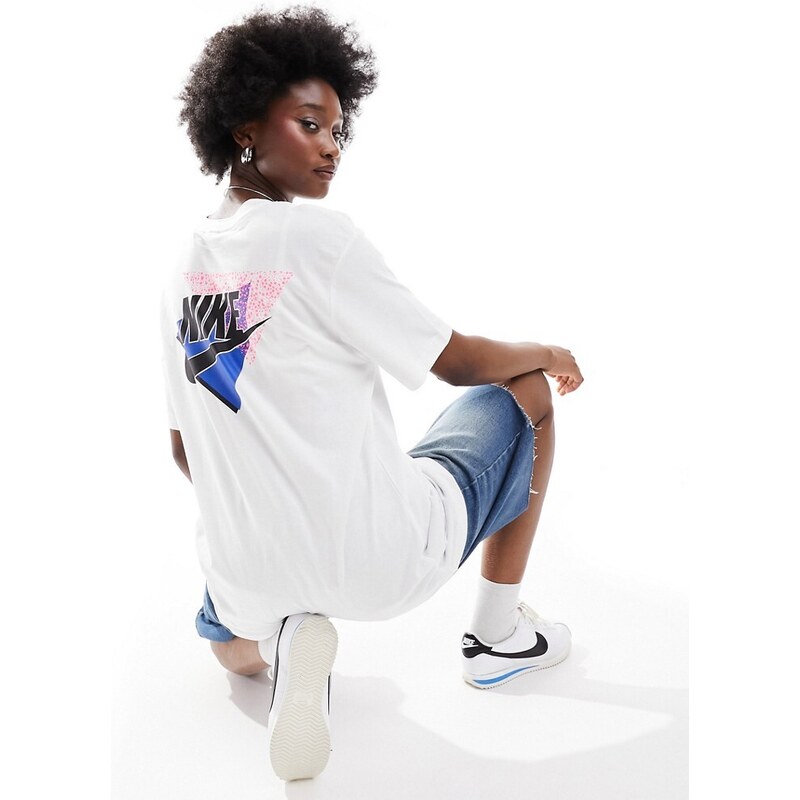 Nike - T-shirt bianca con stampa vintage sul retro-Bianco