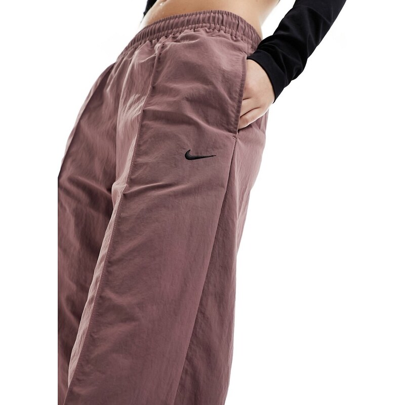 Nike - Trend - Pantaloni parachute extra larghi malva fumé-Neutro