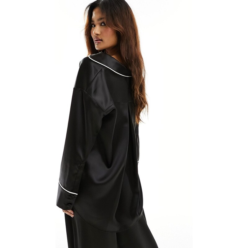 ASOS DESIGN - Camicia del pigiama in raso nera con profili a contrasto in coordinato-Nero