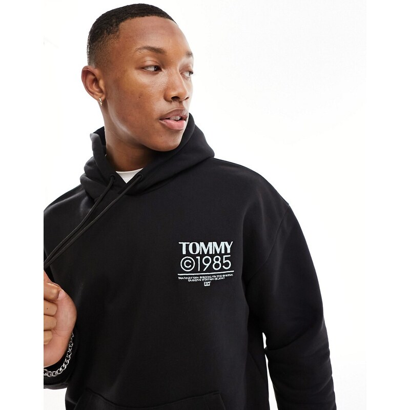 Tommy Jeans - Felpa comoda con cappuccio nera con grafica pop-Nero