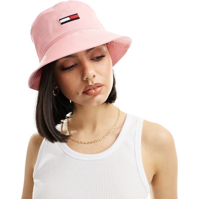 Tommy Jeans - Cappello da pescatore rosa con bandiera allungata