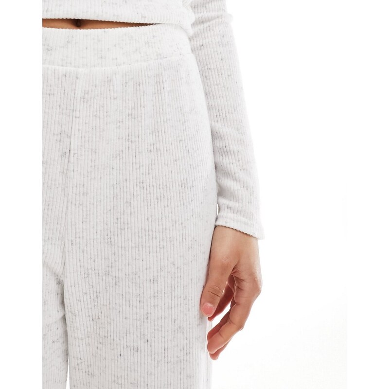 New Look - Pantaloni a fondo ampio a coste color avena con elastico in vita-Bianco