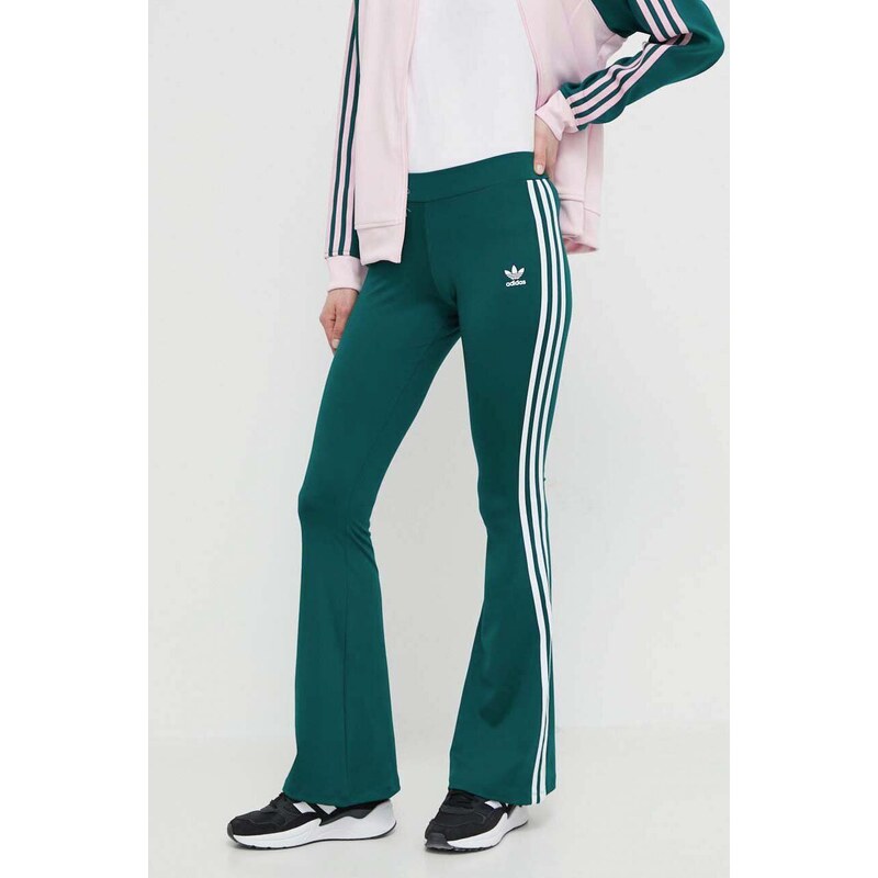 adidas Originals joggers Flared colore verde con applicazione IN6320