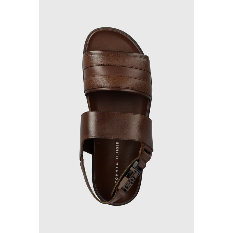 Tommy Hilfiger sandali in pelle ELEVATED TH BUCKLE LTH SANDAL uomo colore marrone FM0FM05007