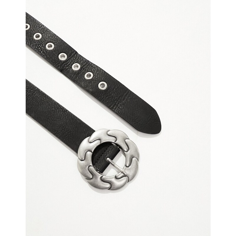 ASOS DESIGN - Cintura in pelle sintetica nero invecchiato con fibbia gotica anni '90