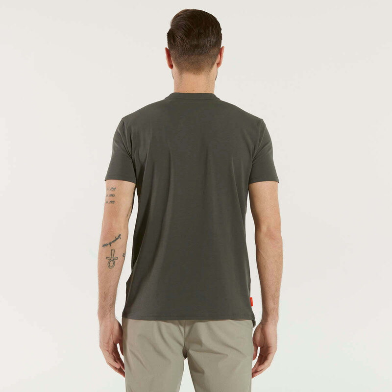 RRD t-shirt in tessuto tecnico con taschino verde