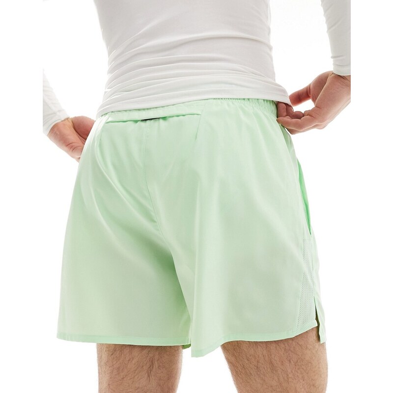 Nike Running - Dri-Fit Challenger - Pantaloncini verdi da 5"-Verde