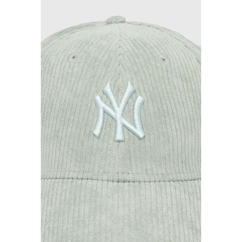New Era cappello con visiera in velluto a coste 9Forty New York Yankees colore verde con applicazione 60434998