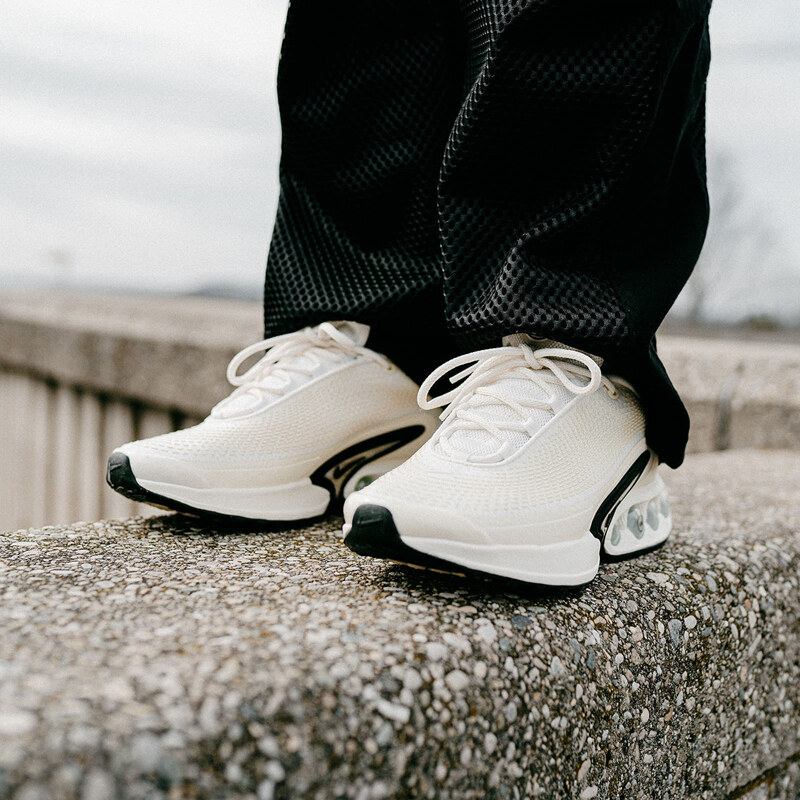 Nike Air Max DN Sail/ Black-Coconut Milk-Beach