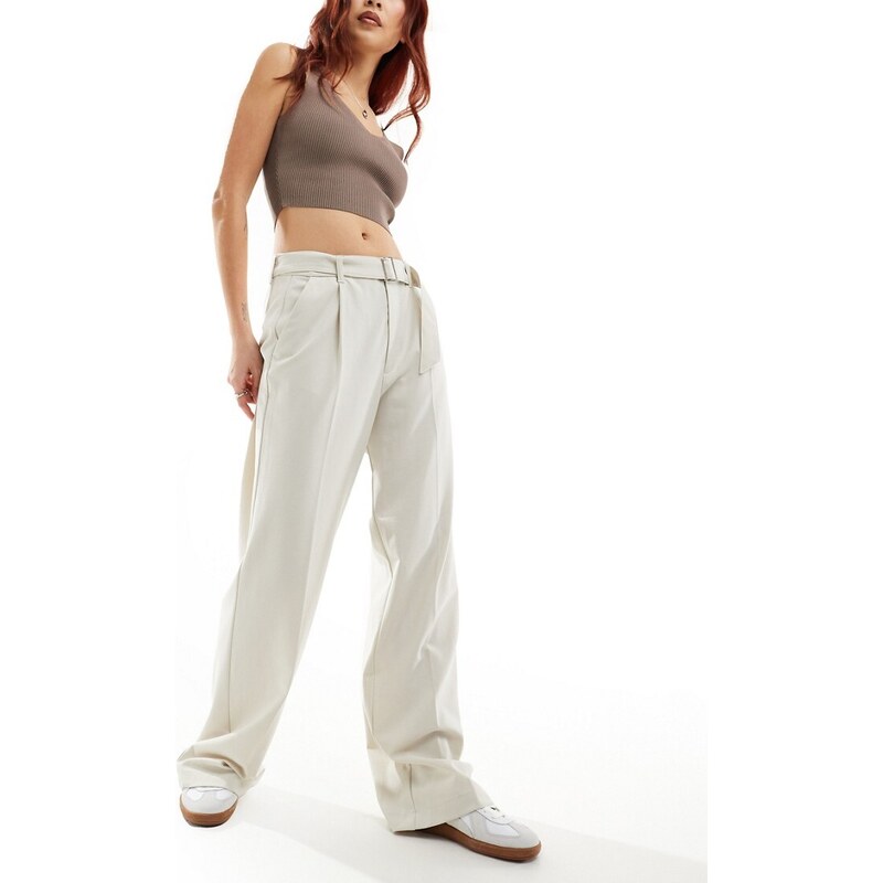 Pull&Bear - Pantaloni sartoriali a fondo ampio color sabbia con pieghe e cintura-Neutro