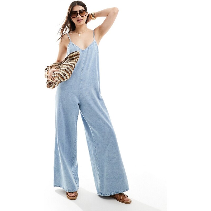ASOS DESIGN - Tuta jumpsuit in morbido denim lavaggio chiaro-Blu