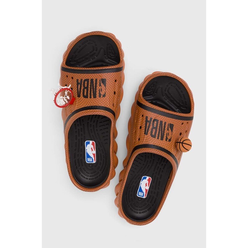 Crocs ciabatte slide NBA Echo Slide colore arancione 209791