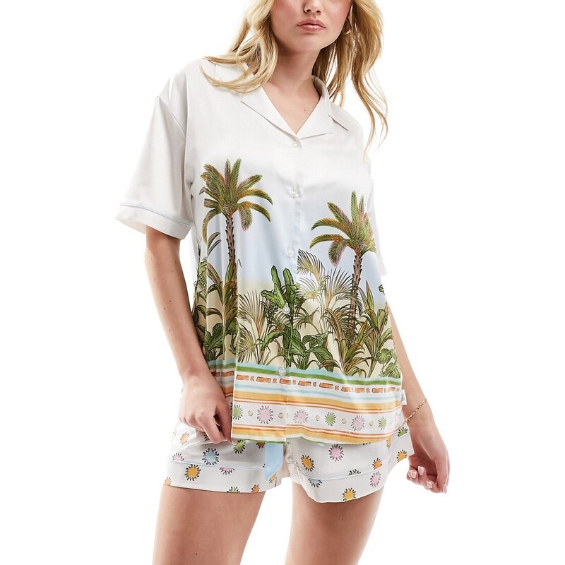 Chelsea Peers - Set pigiama con camicia a maniche corte con rever e pantaloncini in raso con stampa giungla-Bianco