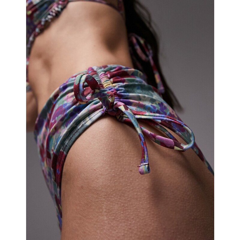 Topshop - Mix and Match - Slip bikini con stampa floreale sfumata e arricciatura-Multicolore