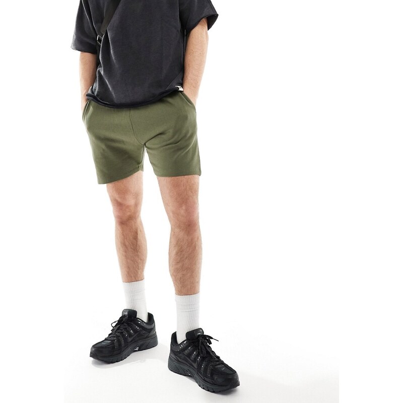 ASOS DESIGN - Pantaloncini skinny kaki-Verde