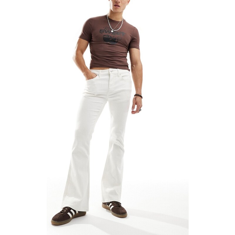 ASOS DESIGN - Jeans a zampa elasticizzati écru-Bianco