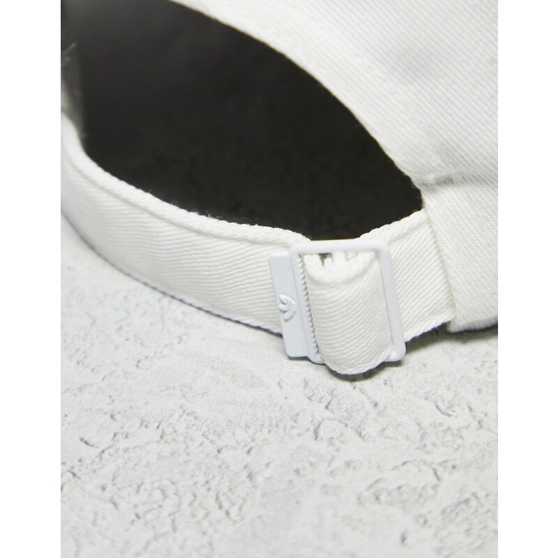 adidas Originals - Cappellino bianco con 3 strisce