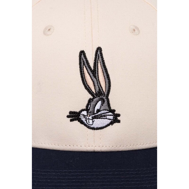 Hummel berretto da baseball in cotone hummel X The Looney Tunes colore beige con applicazione 225365