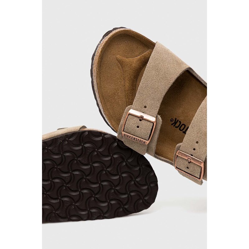 Birkenstock ciabatte slide in camoscio Arizona uomo colore beige 51461