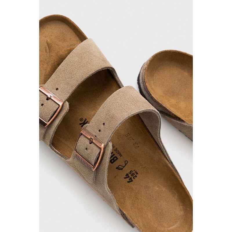 Birkenstock ciabatte slide in camoscio Arizona uomo colore beige 51461