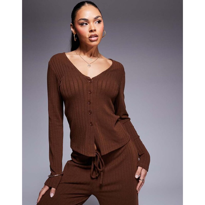 ASOS DESIGN - Top color cioccolato a coste larghe con scollo a V e bottoni in coordinato-Marrone