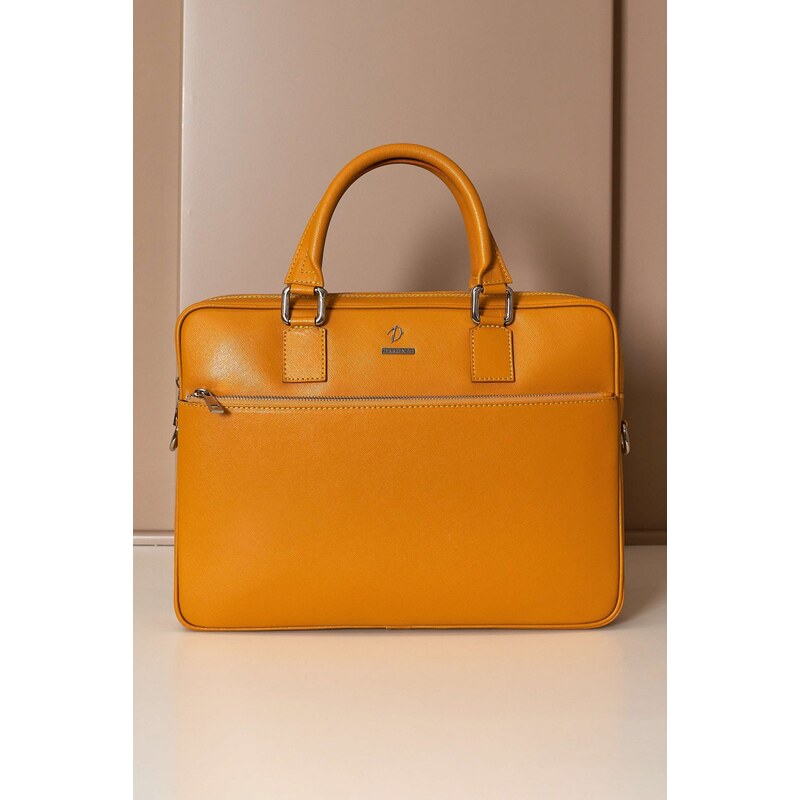 Borsa Ventiquattrore in pelle ocra di vitello saffiano tasca zip D'Arienzo