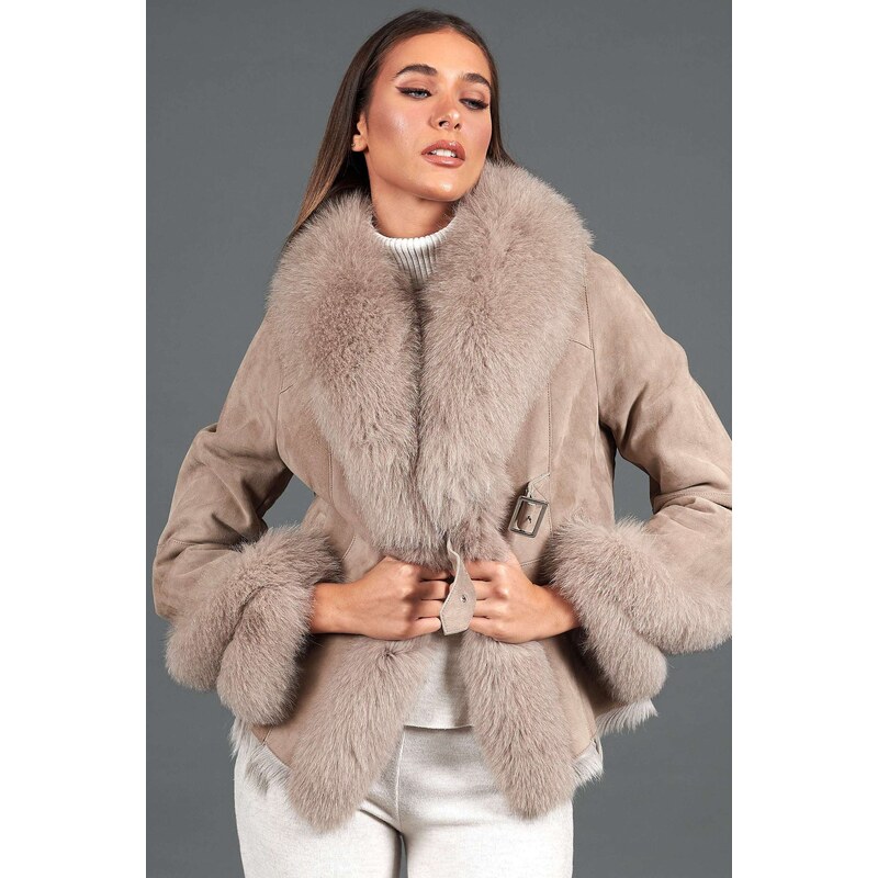 Giacca in montone scamosciato beige con colletto in volpe D