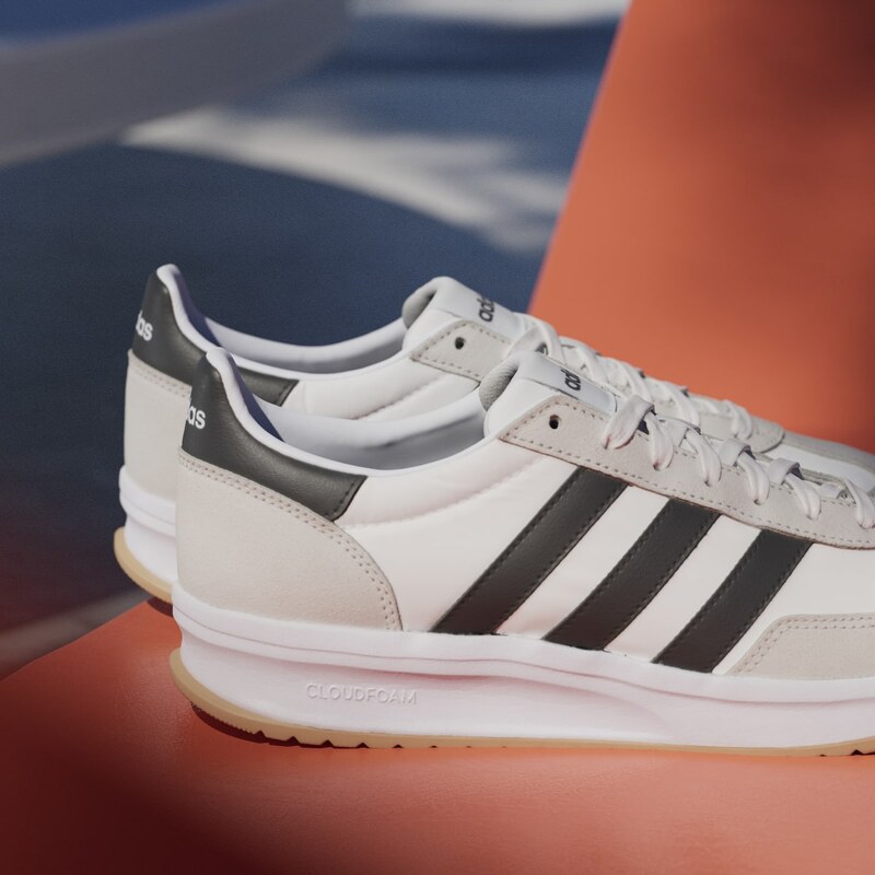 Sneakers da uomo bianche con dettagli beige adidas 70's Run 2.0