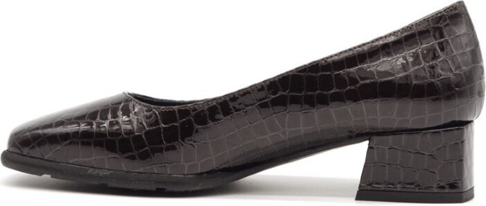 Donna Serena decollete in vernice