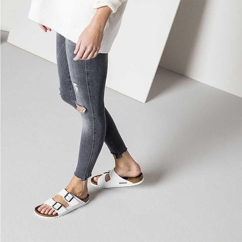 Birkenstock Arizona Birko-Flor White Regular Fit Donne - Sandali Birkenstock - Bianco - 0552681-7.5